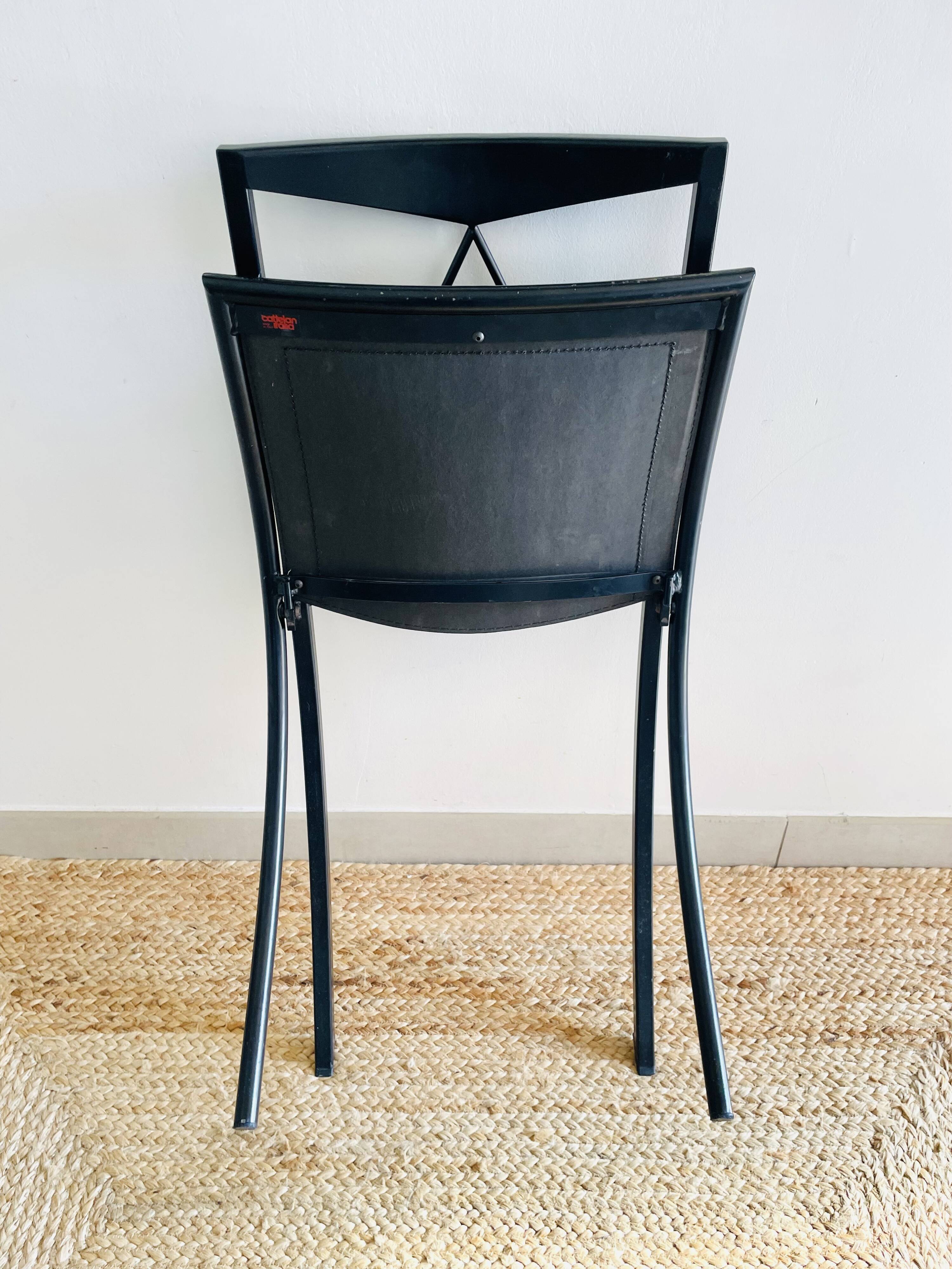 Bella folding chair by Cattelan Italia - Elegant and practical black