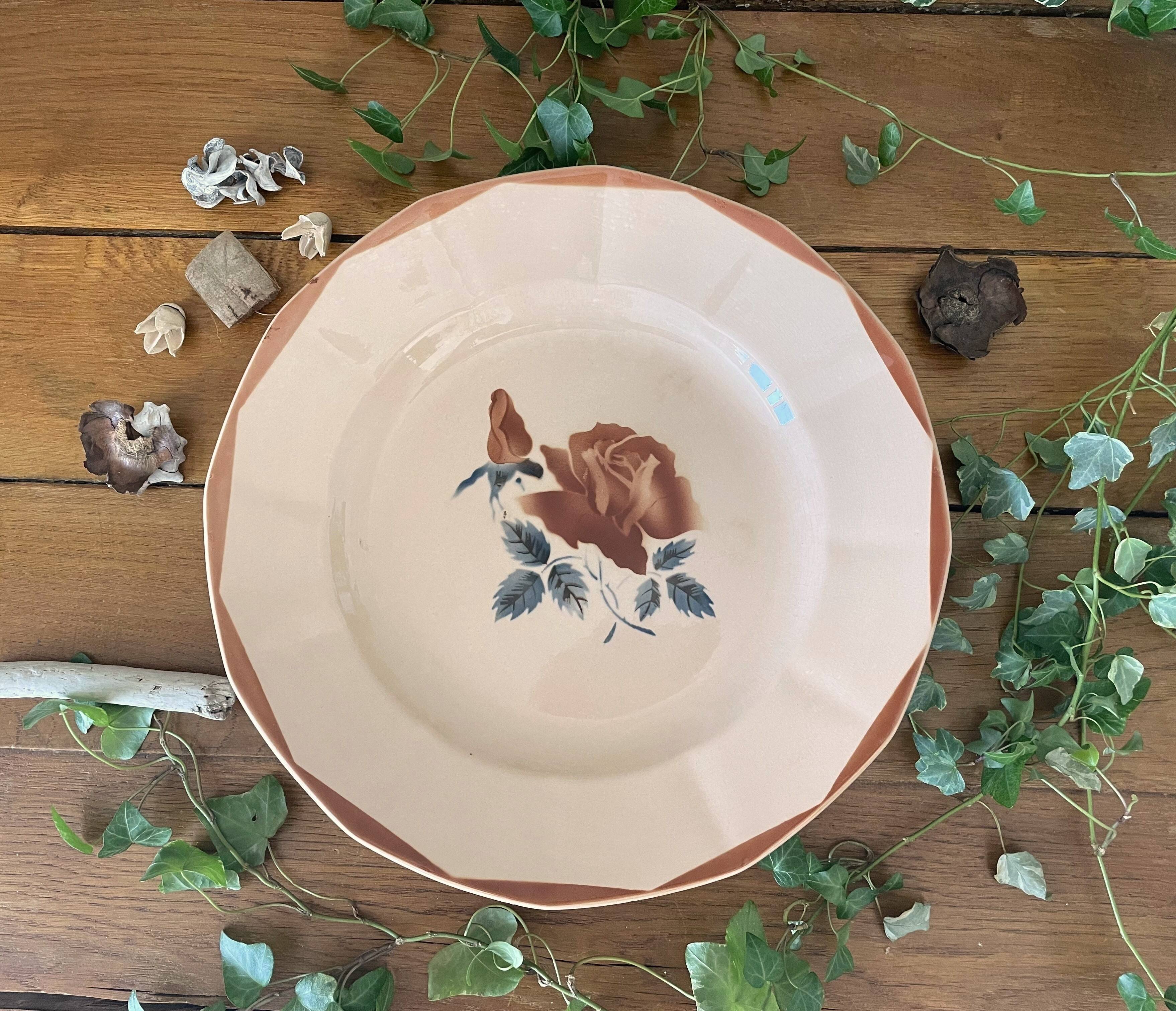 Large antique serving dish in Sarreguemines earthenware.