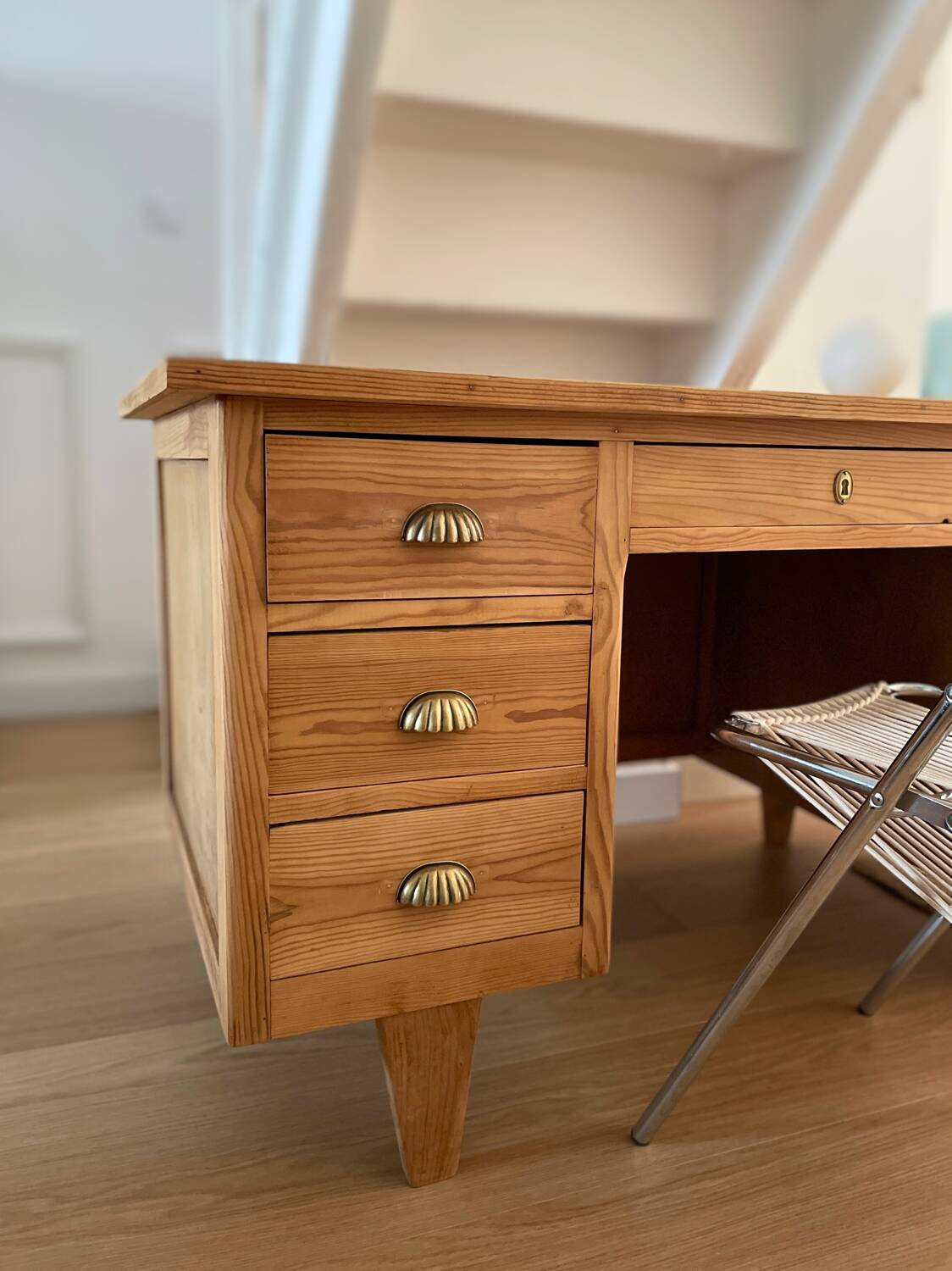 Vintage desk shell handles