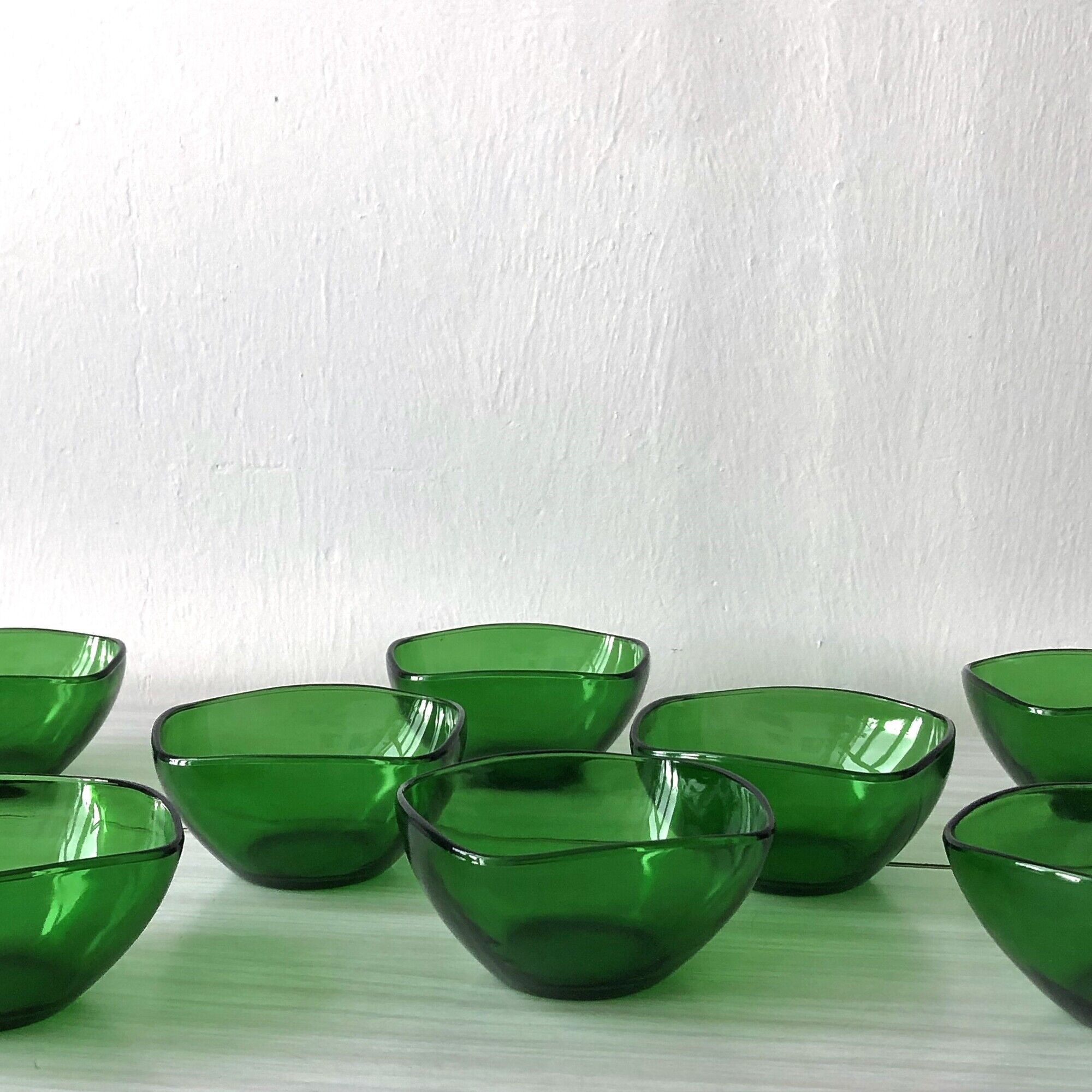 8 ramekins, translucent green tempered glass cups, vereco france shape