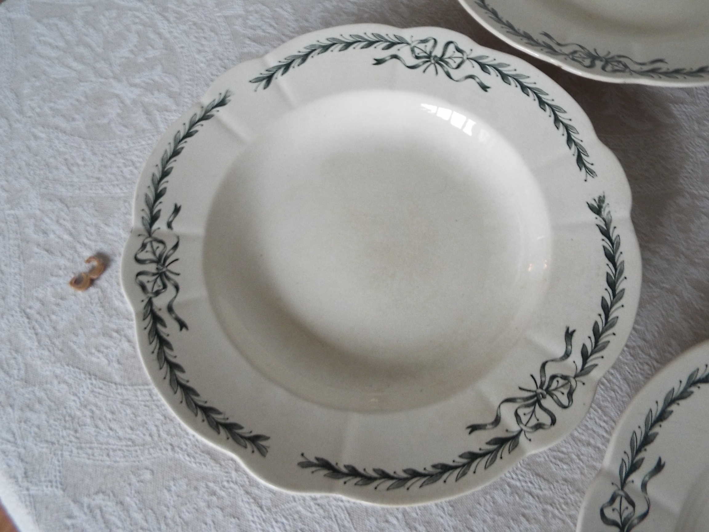 4 semi-hollow plates iron earth Longchamp