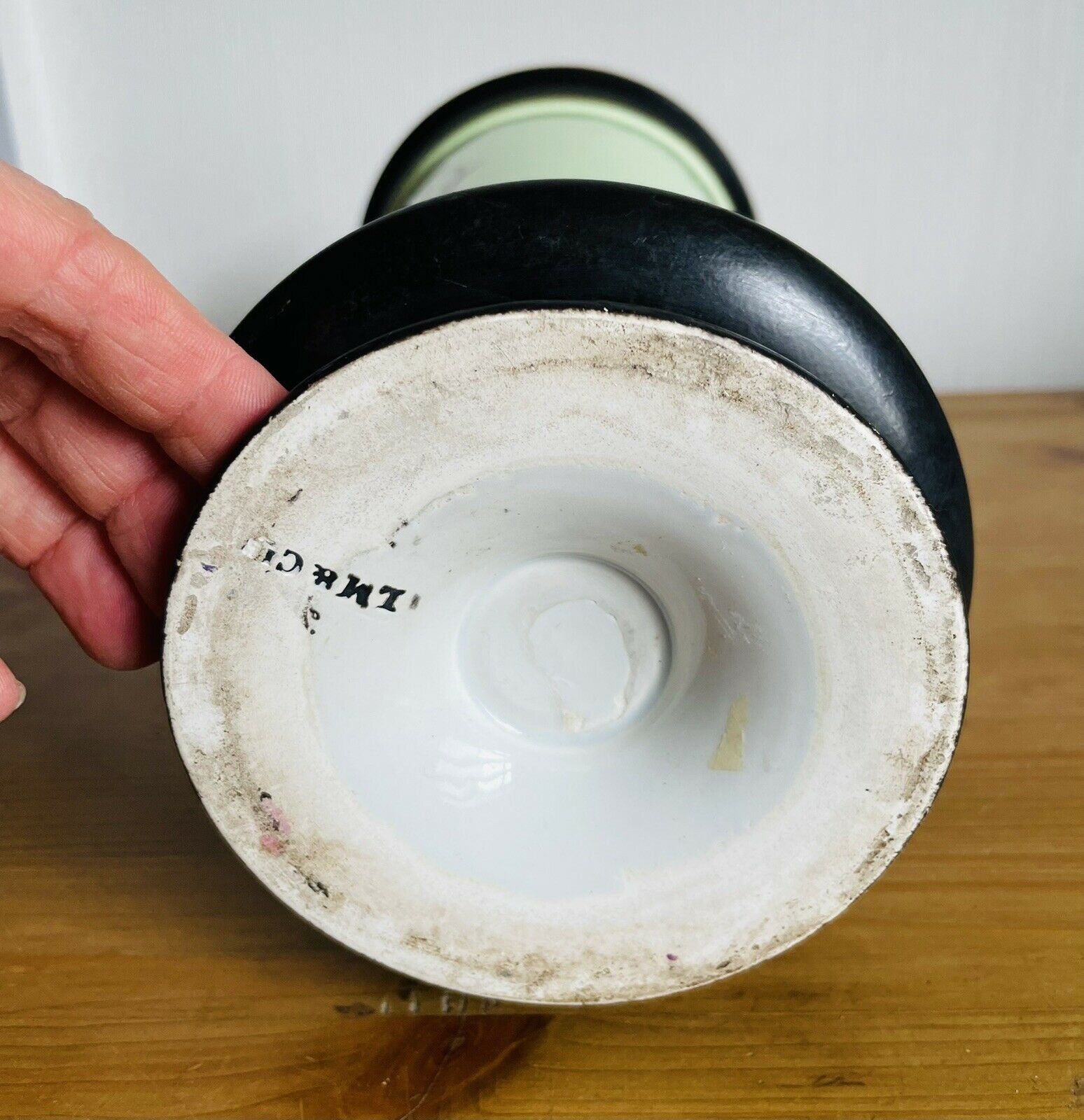 Grand Vase Lebœuf Millet & Cie décor Empire profile Roman woman on green background