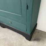 Green hosiery wardrobe