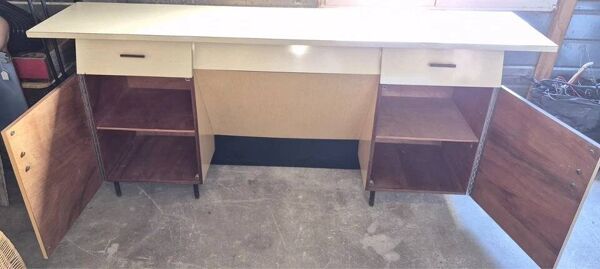 Bureau moderniste en formica, travail des années 1950