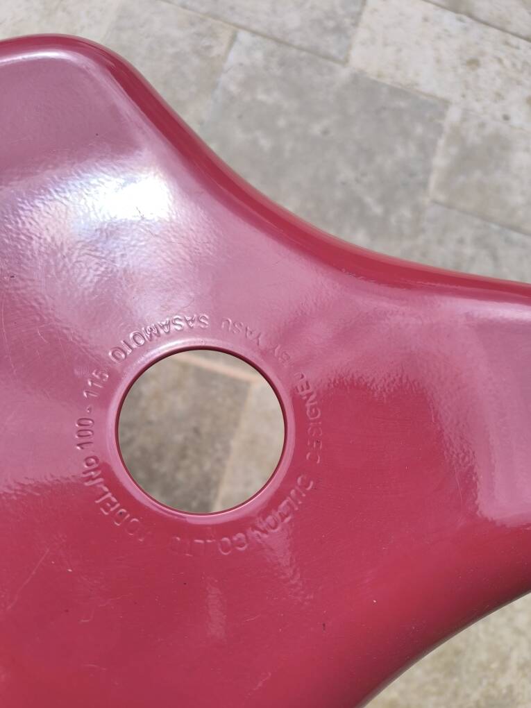 Yasu Sasamoto's wisdom tooth stool for Dulton.