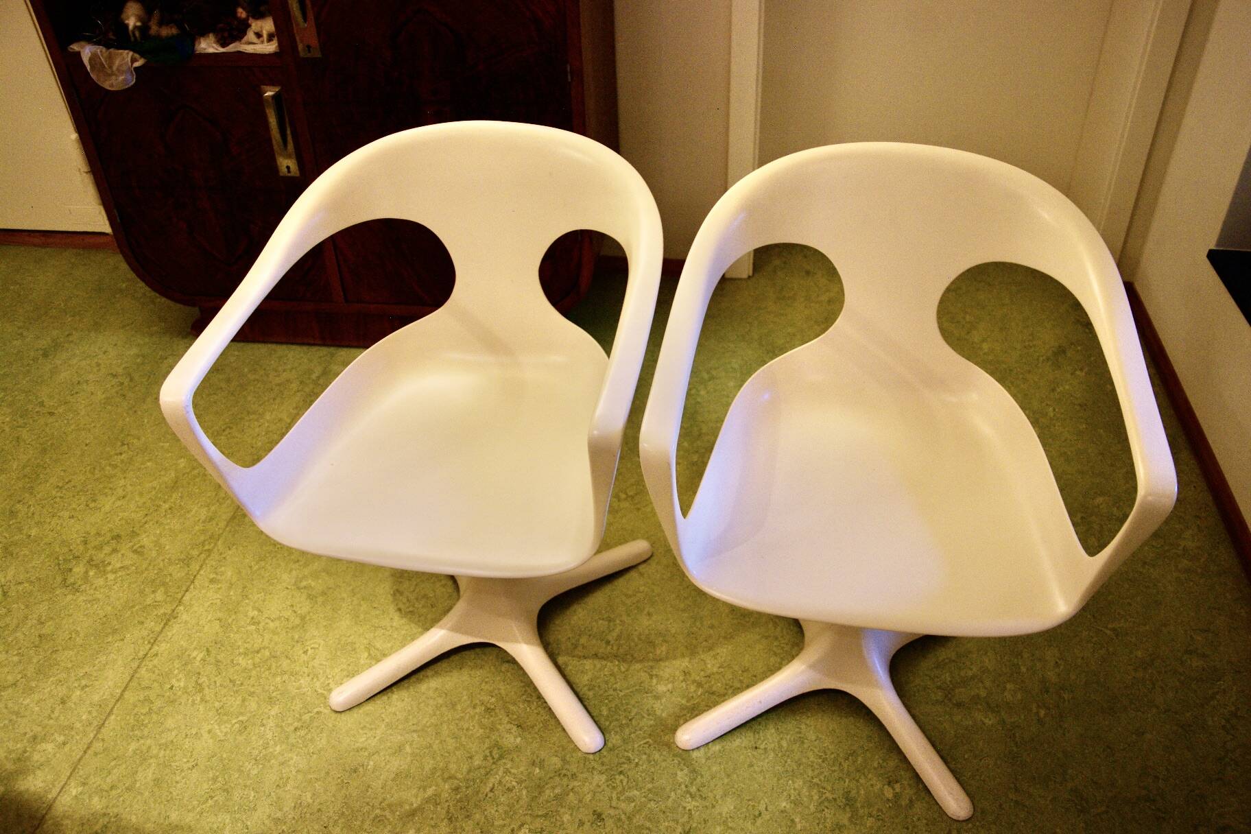 Pair of vintage fiber swivel armchairs by konrad schaefer for lubke 1960s