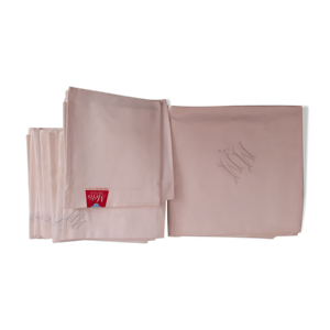 Nappe rectangulaire blanche et