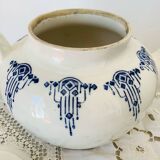 Old Saint Uze teapot