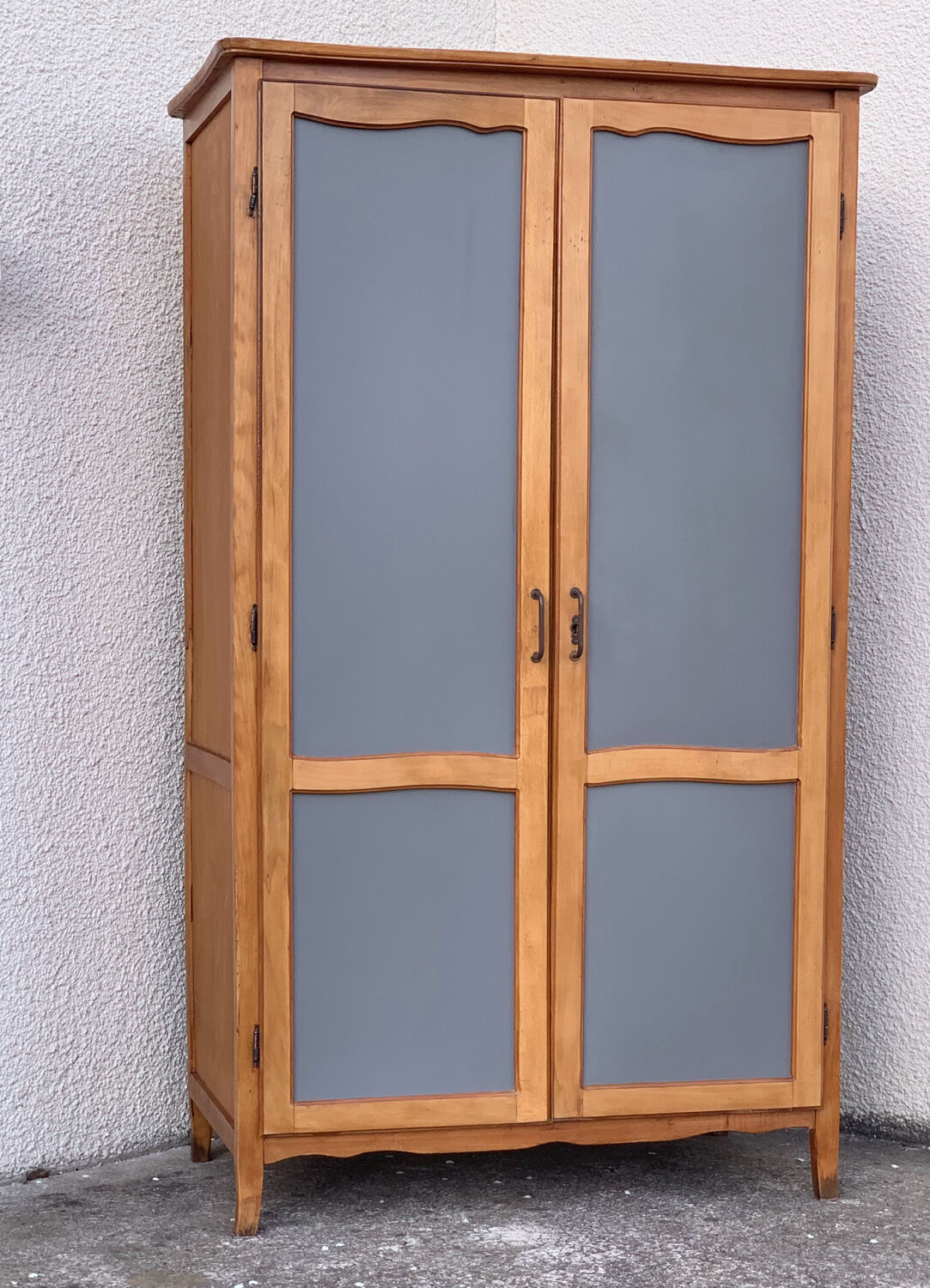 Vintage Parisian cabinet 1970s