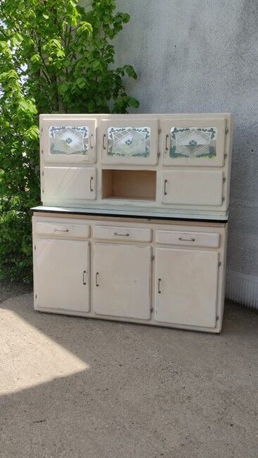 Vintage mado buffet