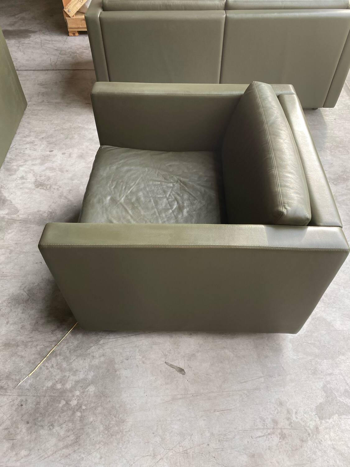 Fauteuil Pfister Knoll cuir kaki