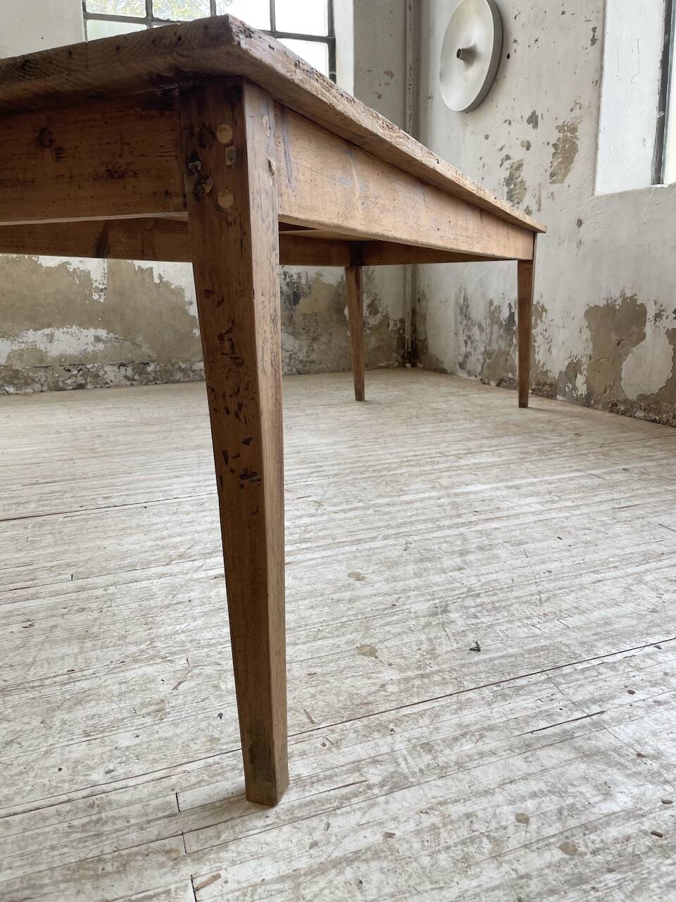 Farmhouse table with spindle legs in oak and pine, 2.5m
