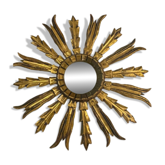 Large golden sun mirror in wood from the 50s/60s in very good condition.