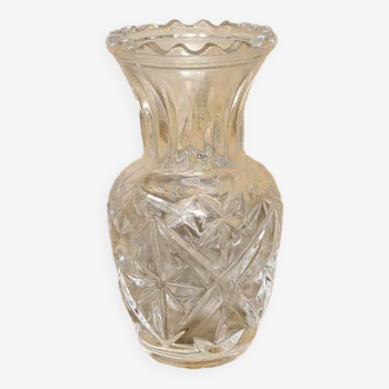 Chiseled glass vase