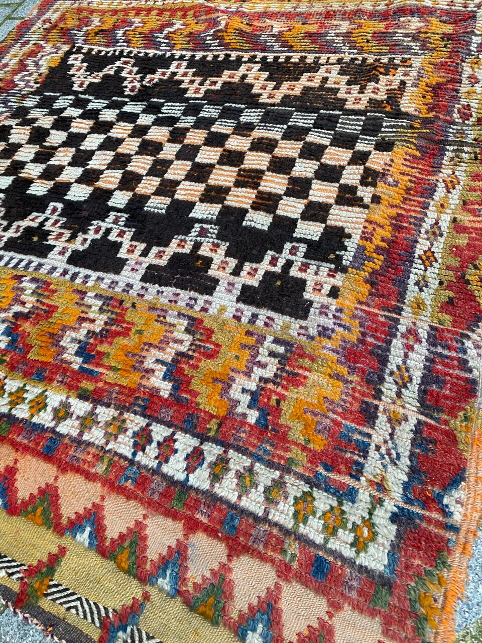 Moroccan handmade antique tribal rug 124x142 cm