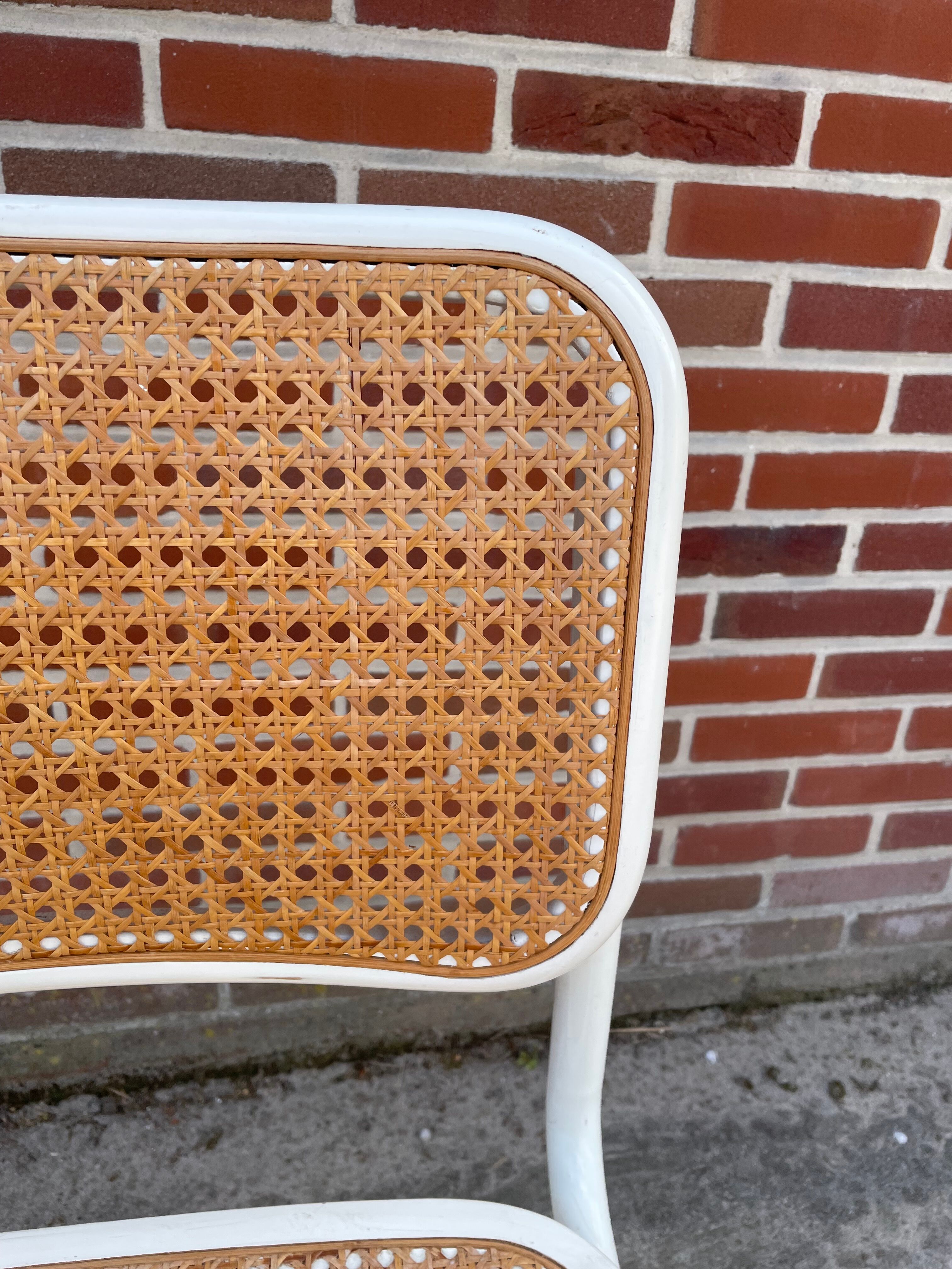 Set of 4 Cesca b32 model chairs in white