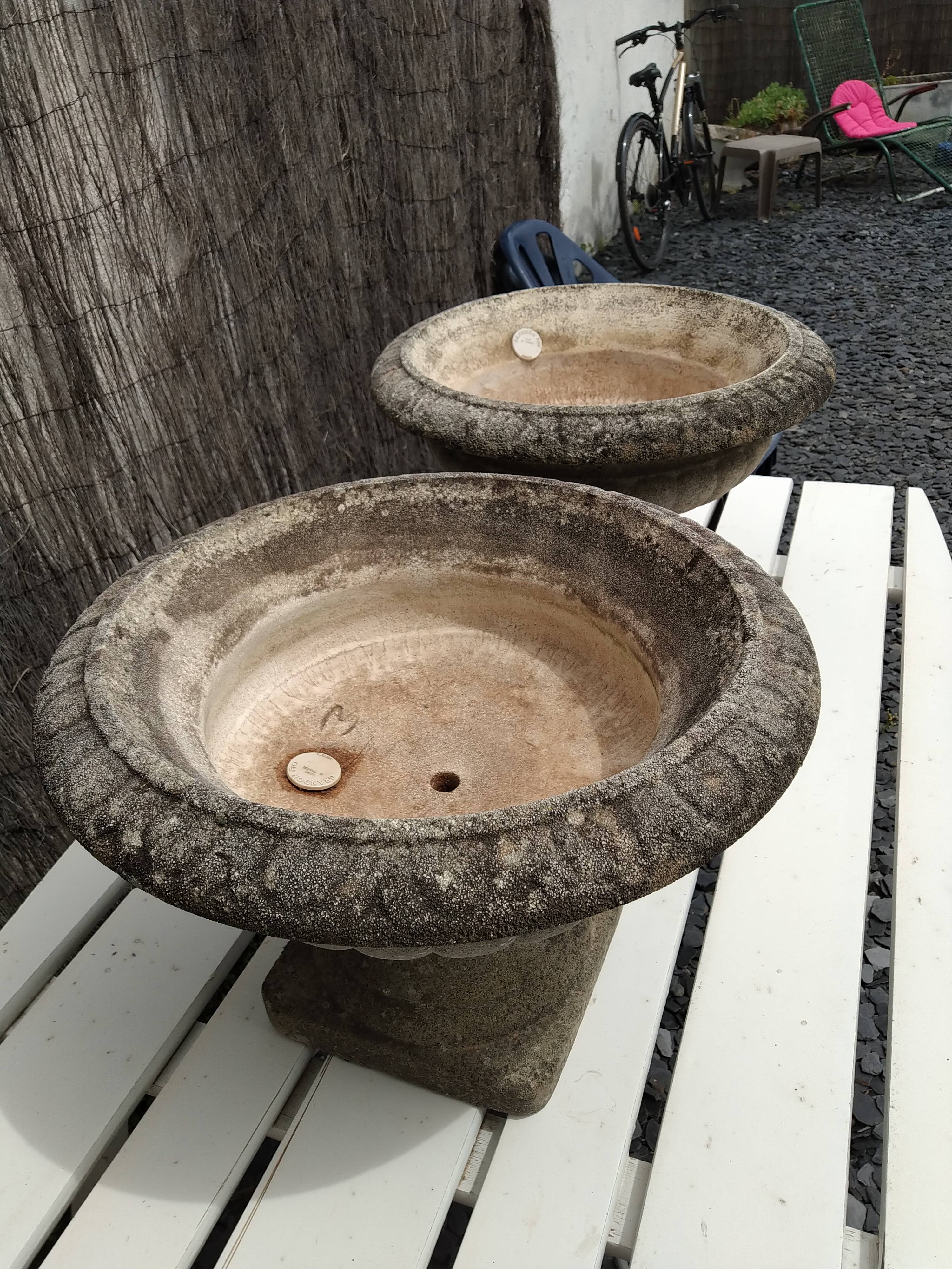 Pair of medici planters