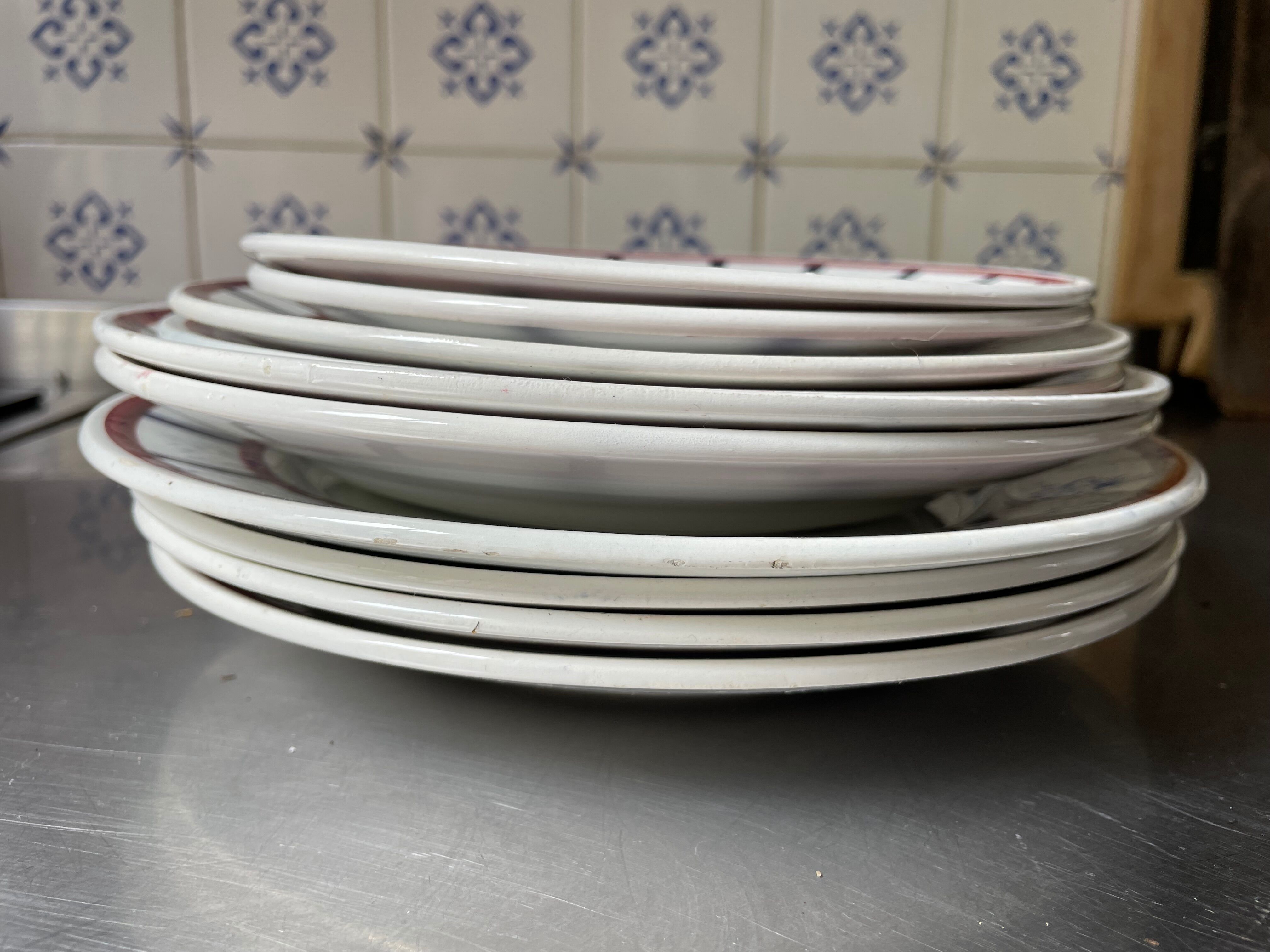 Basque Montereau plates