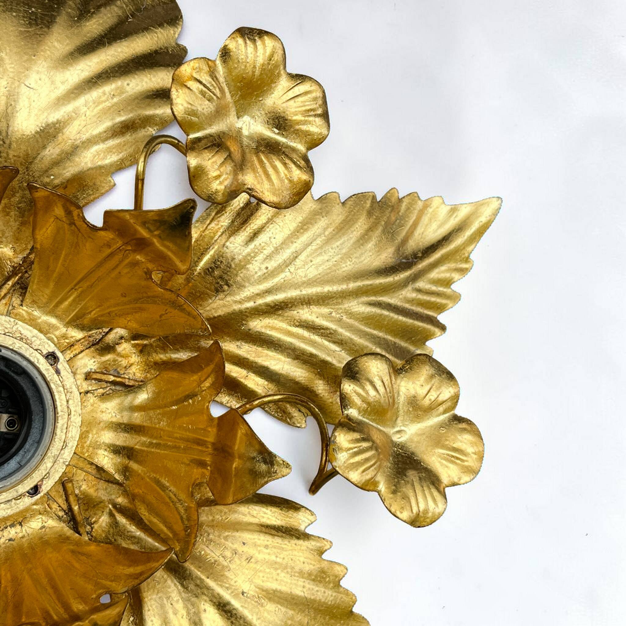 Applique fleur métal doré à la feuille d'or vintage Applique florentine