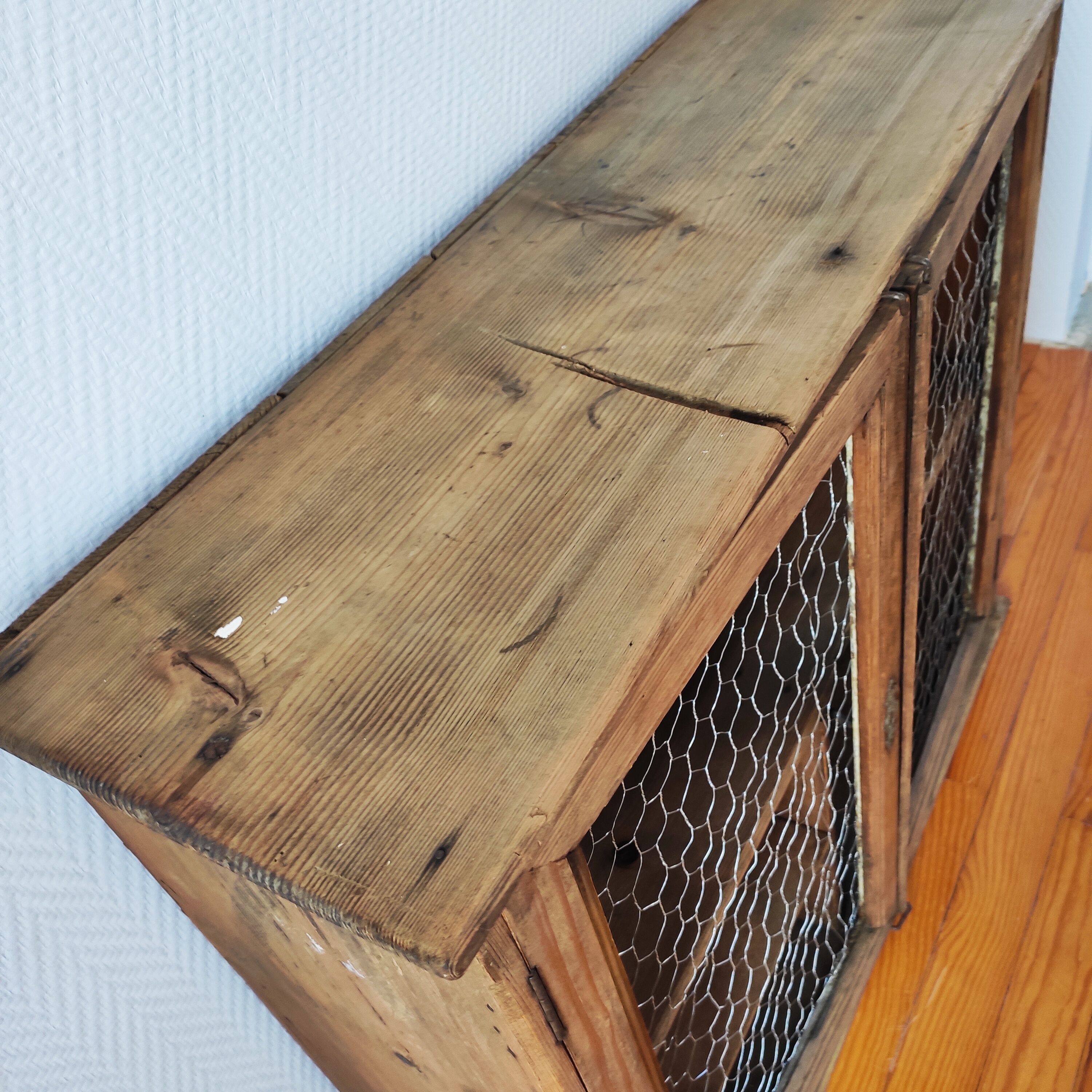 Old Parisian style buffet