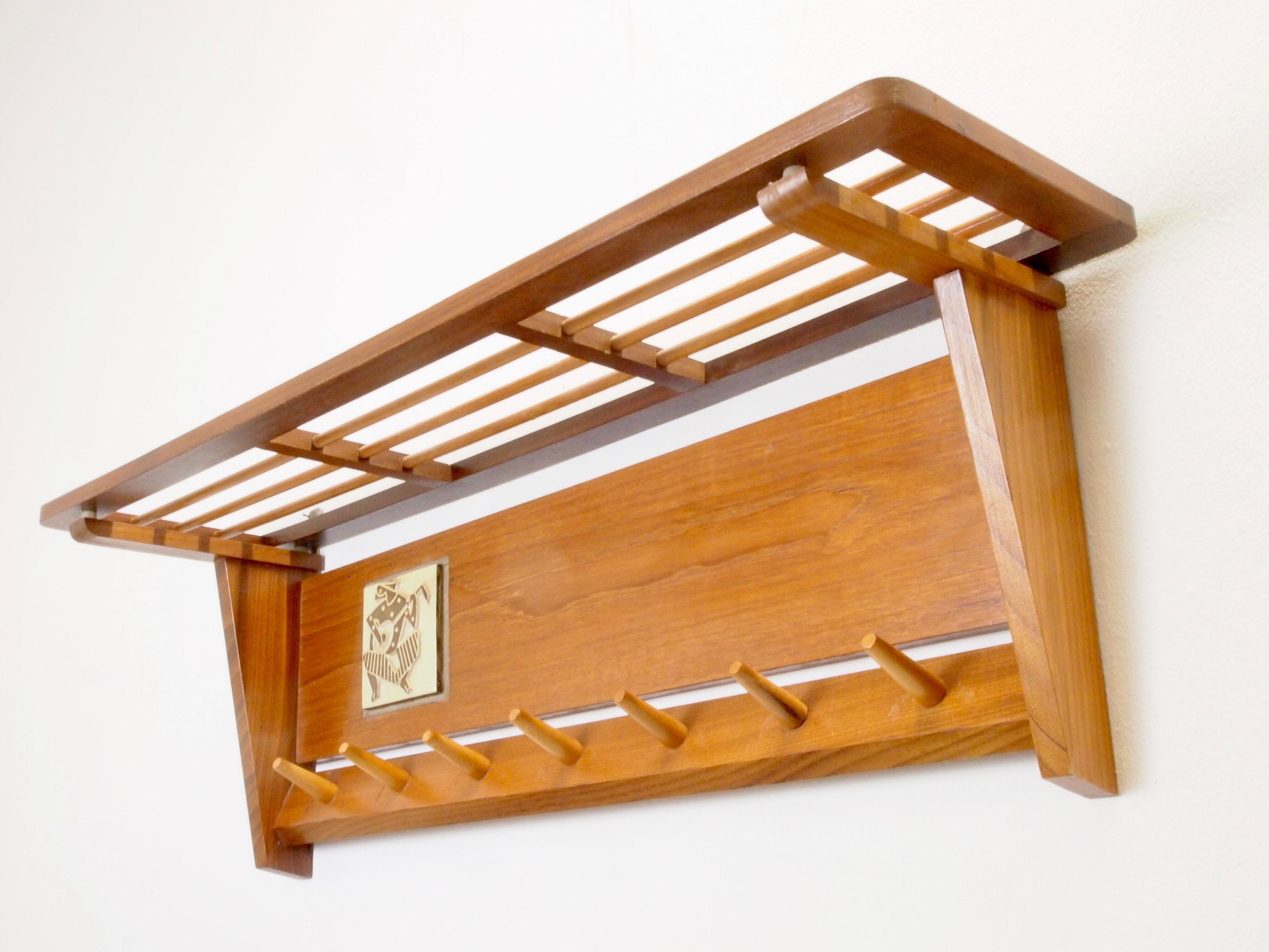 Wall coat rack with Ravelli ceramic tile