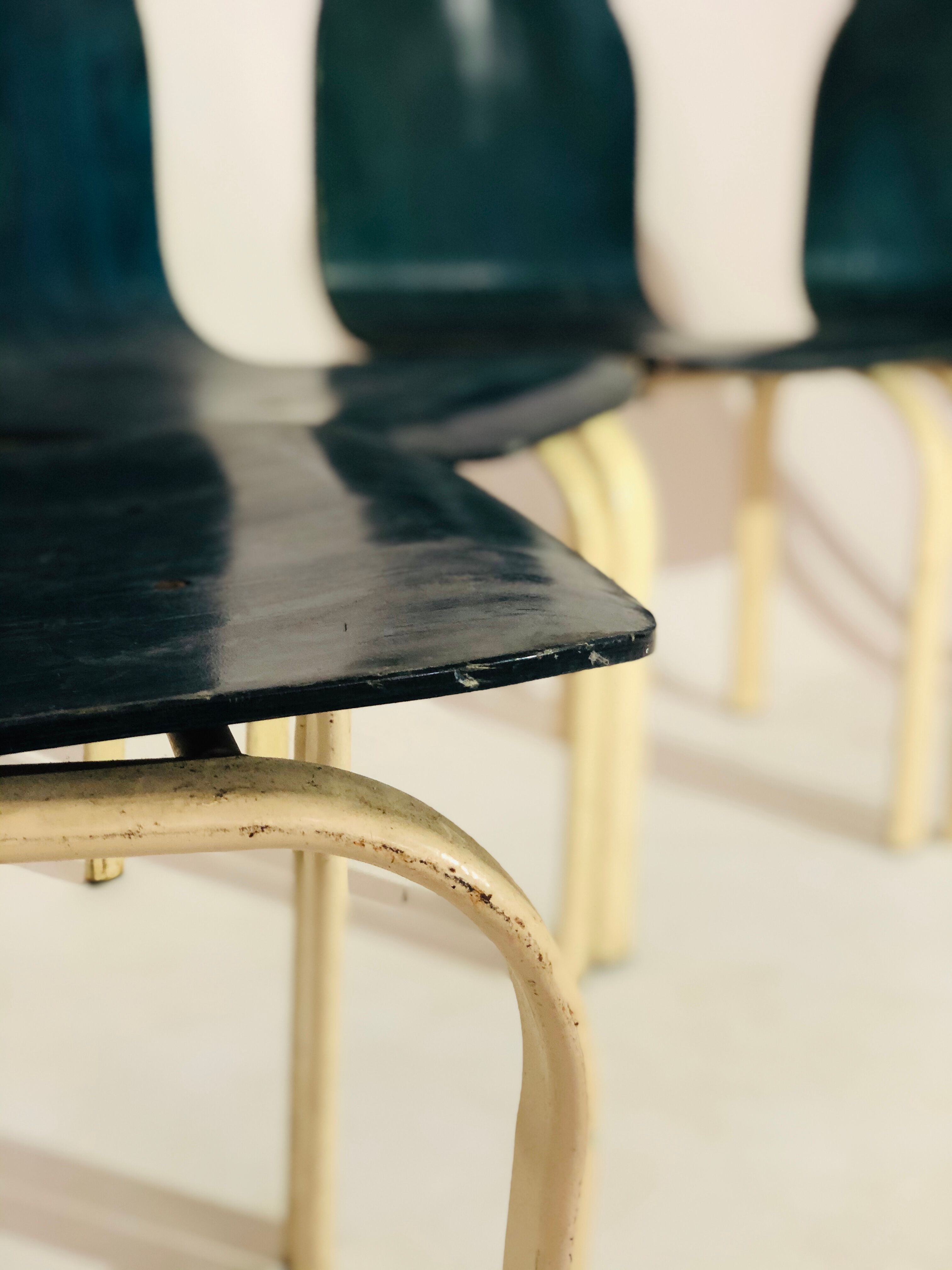 Suite of 4 chairs  - wood and metal - vintage