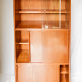 Small storefront library