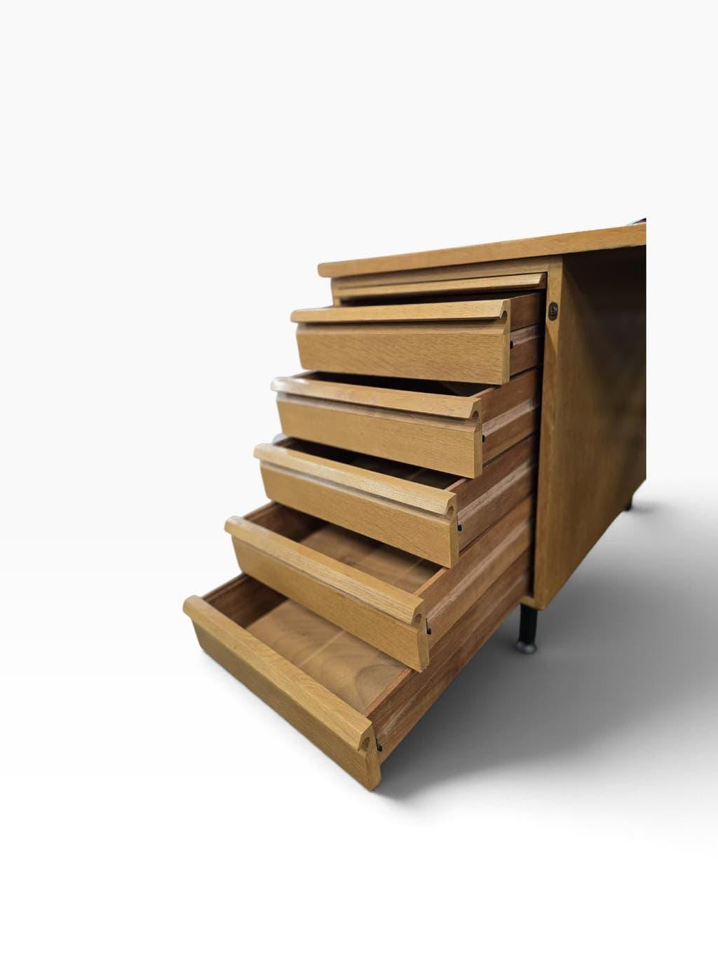 Vintage wooden desk Ekaa