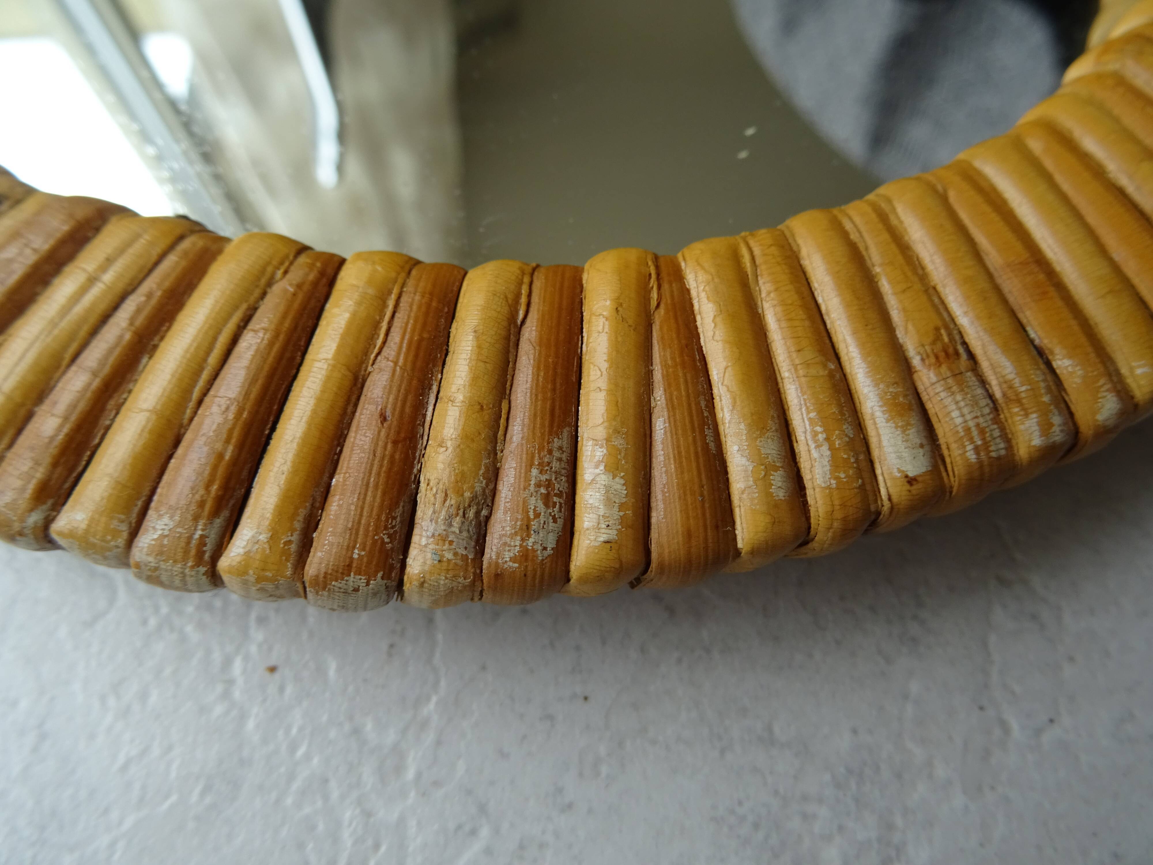Round mirror in rattan and vintage wicker