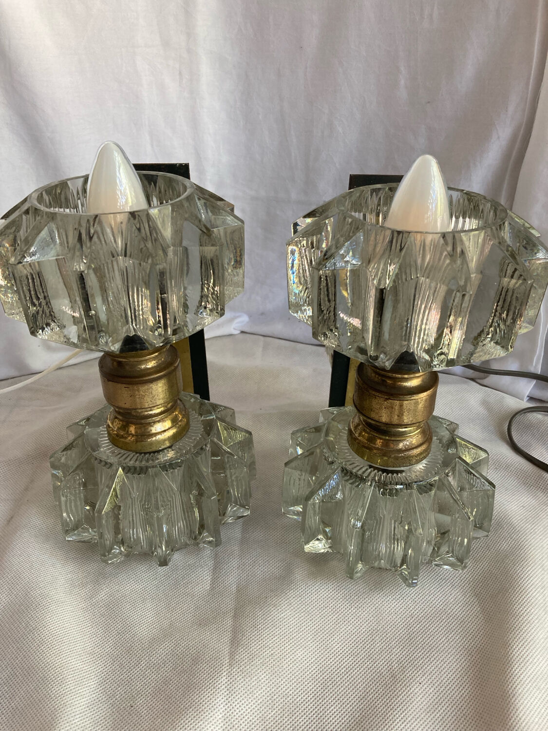 Pair of 1930s wall lights, Italian work, Murano glass and brass