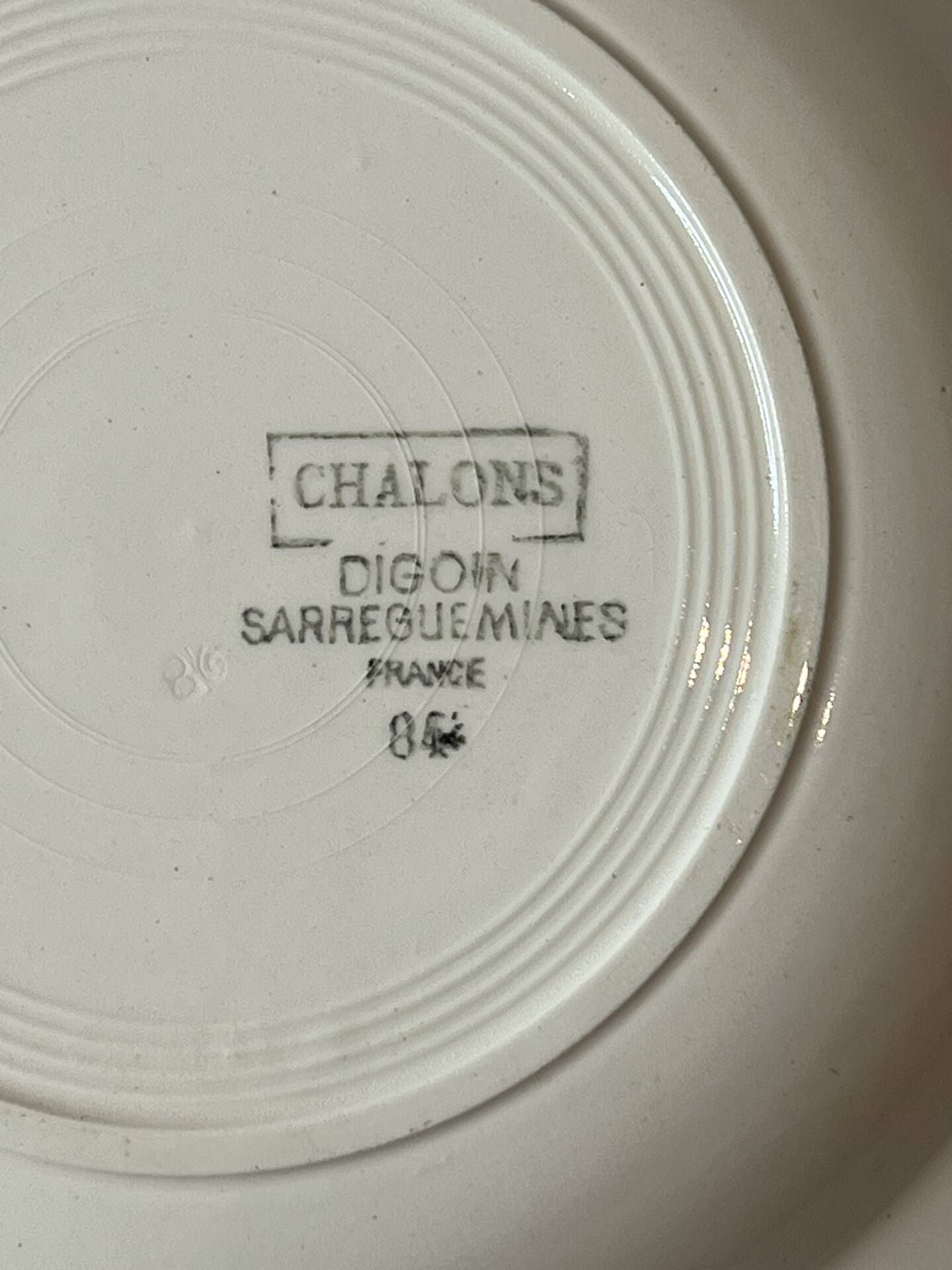Shallow dish Chalons Digoin Sarreguemines floral painted decoration at the m