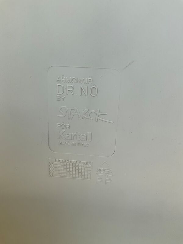 Chaise Dr No par Philippe Starck