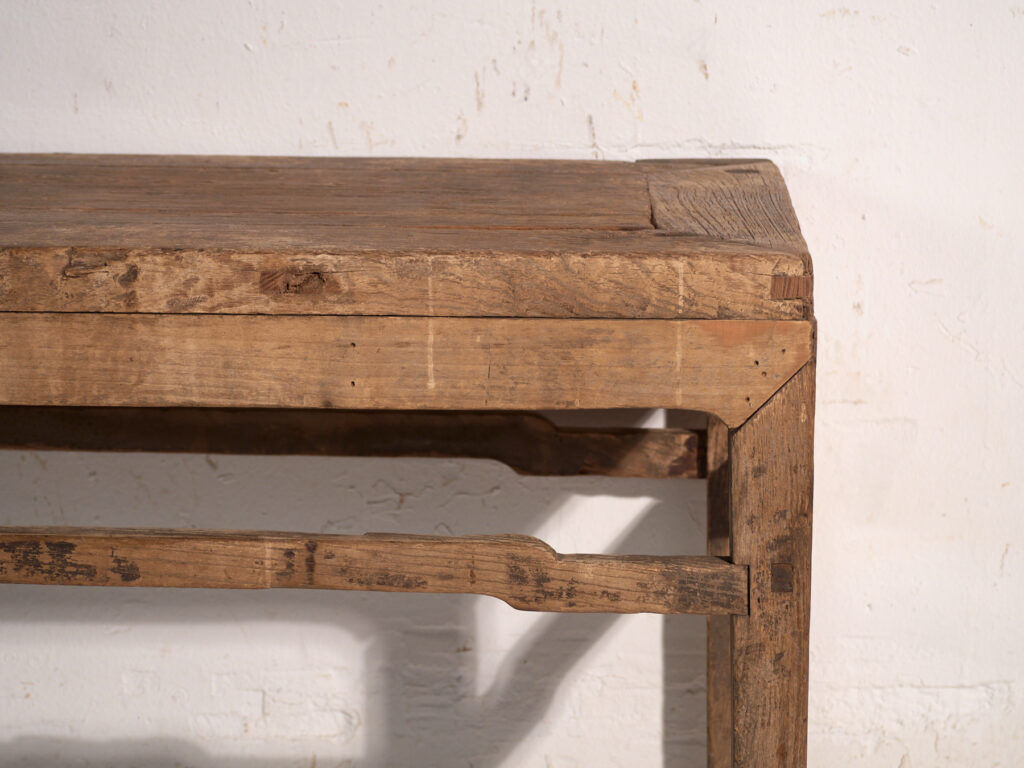 Banc bas ancien en bois de pin – Chine, vers 1890