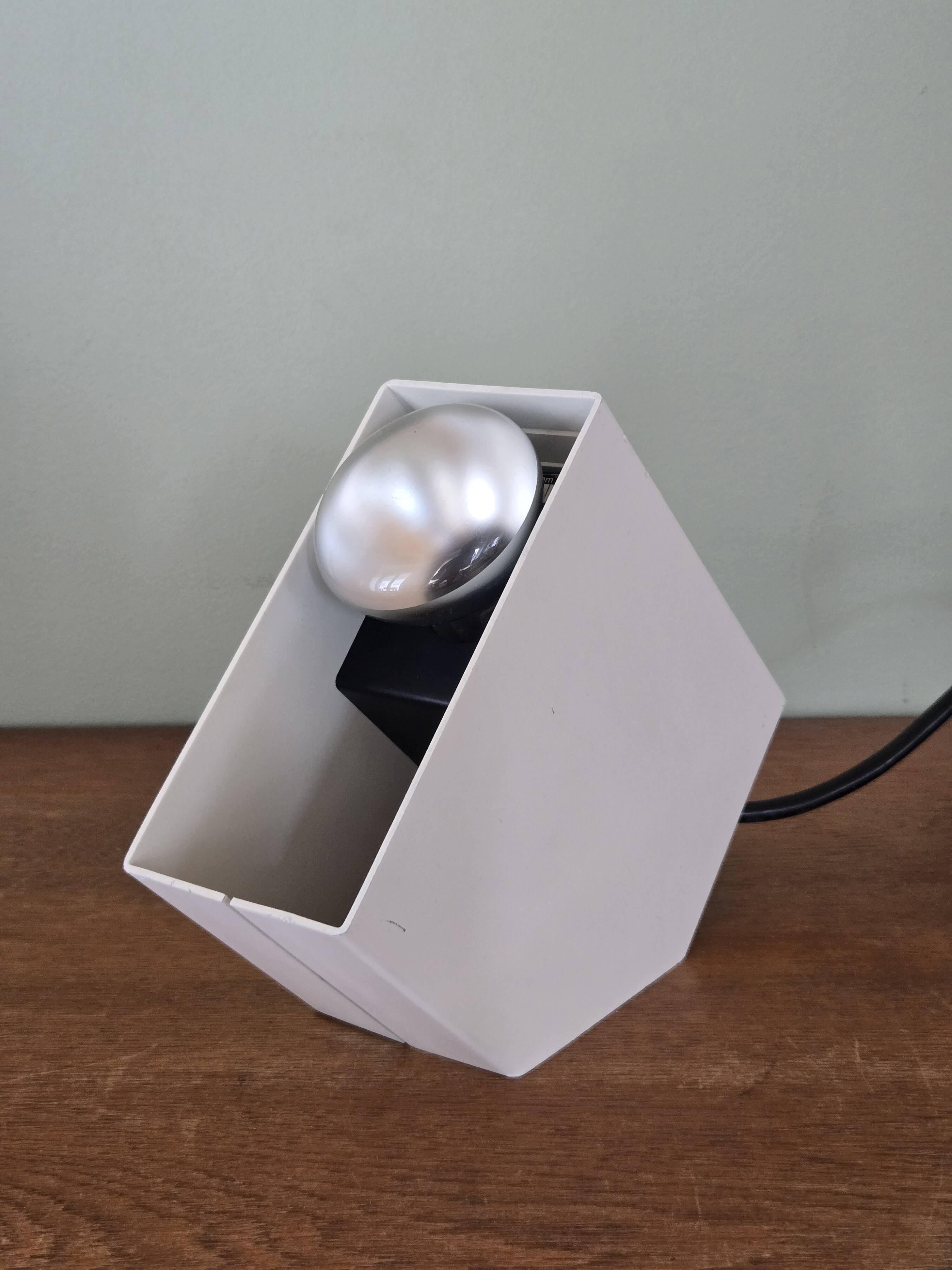 Lampe à poser ou applique RAAK modèle D2048 - design années 70