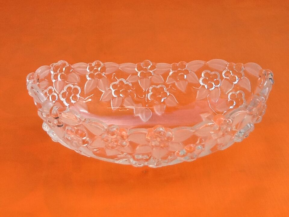 Fruit cup basket Moulded glass Floral decoration