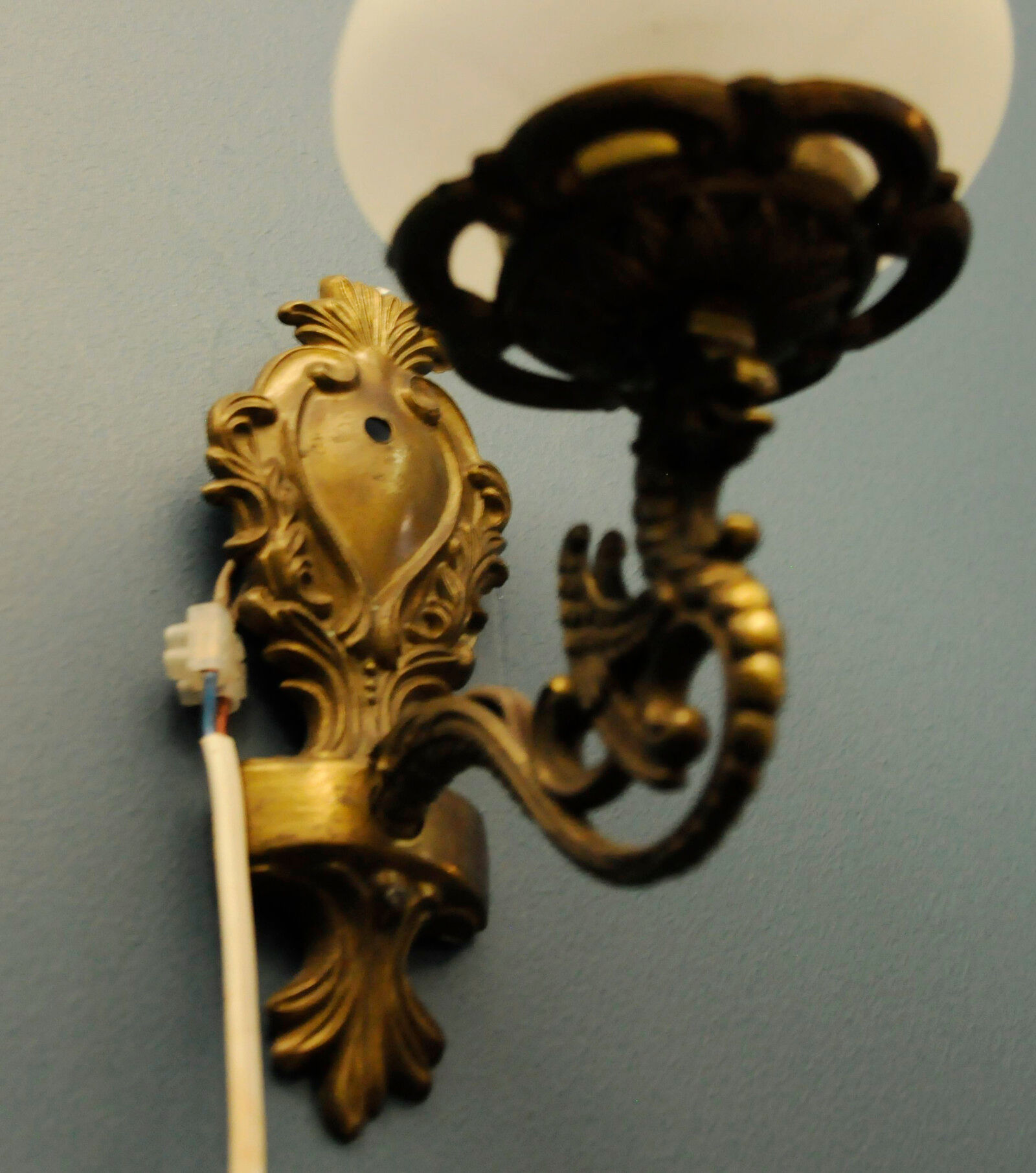 Art Deco wall lamp, brass and glass