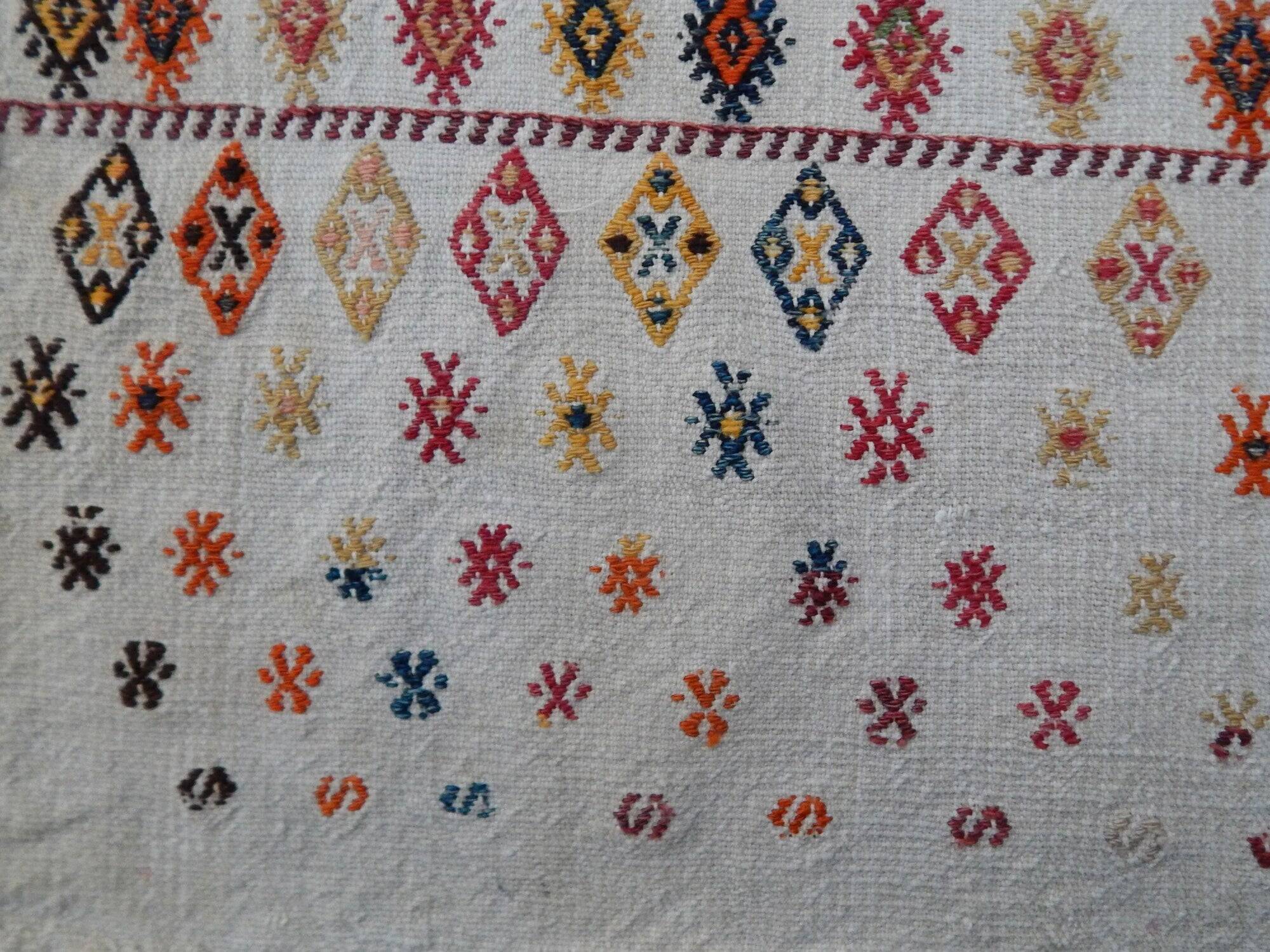 Vintage Turkish kilim, handwoven, 93x100 cm.