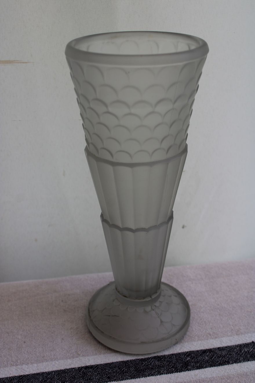 Glass vase