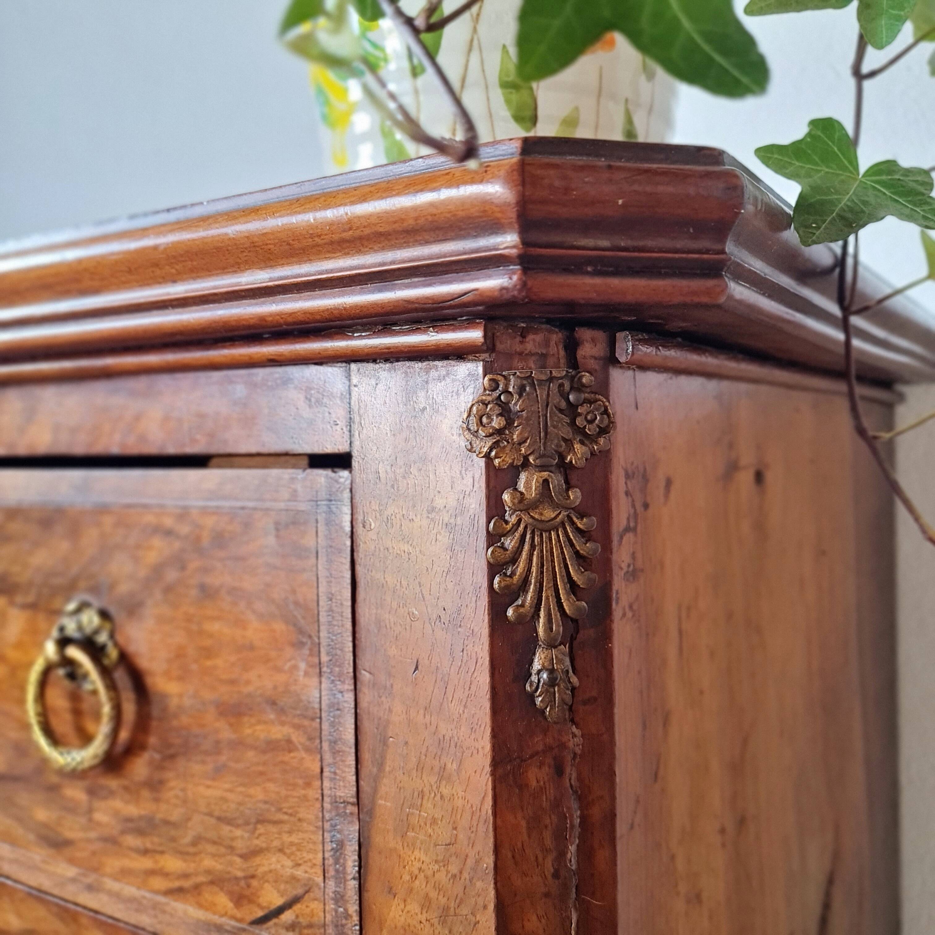 Antique Louis XV style walnut burl commode – 4 drawers