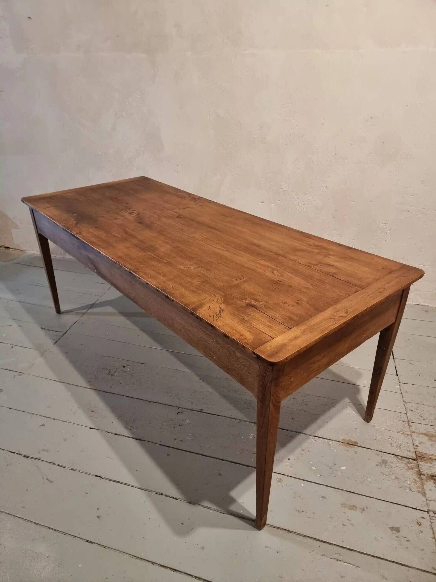 Antique French oak dining table with pine top – 19th century