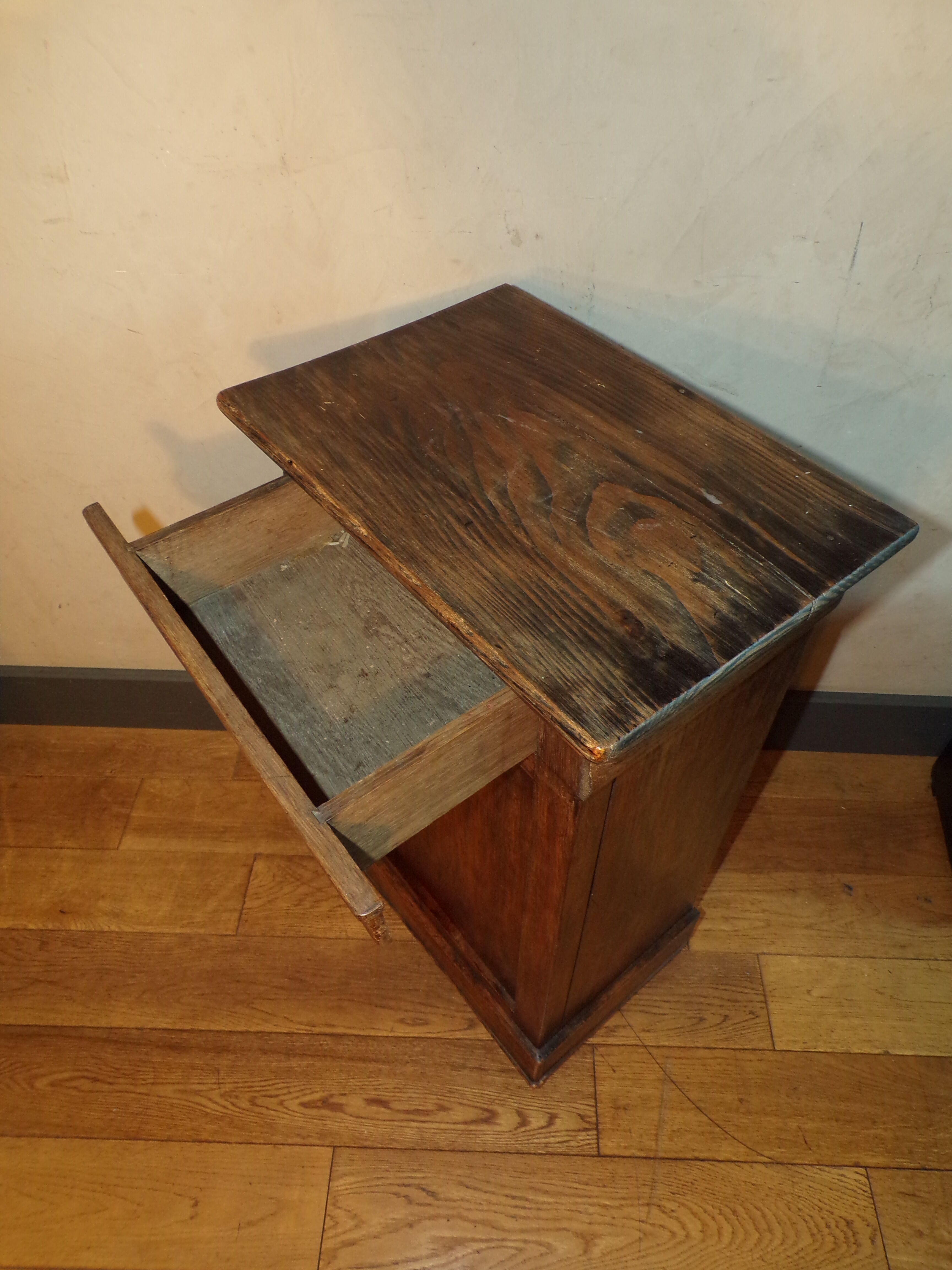 Former Lorraine confectioner a door