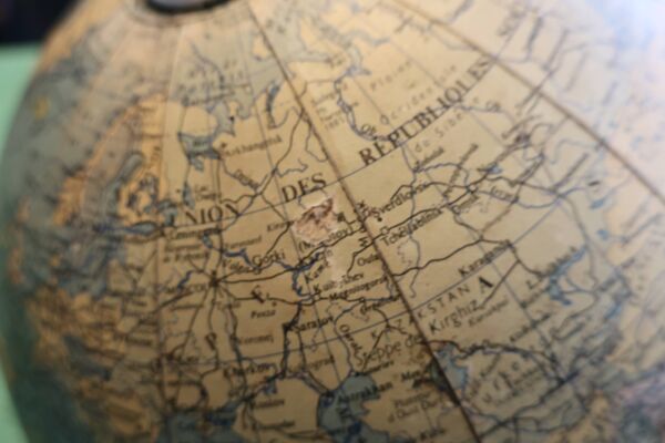 Globe terrestre taride 1962 socle alu