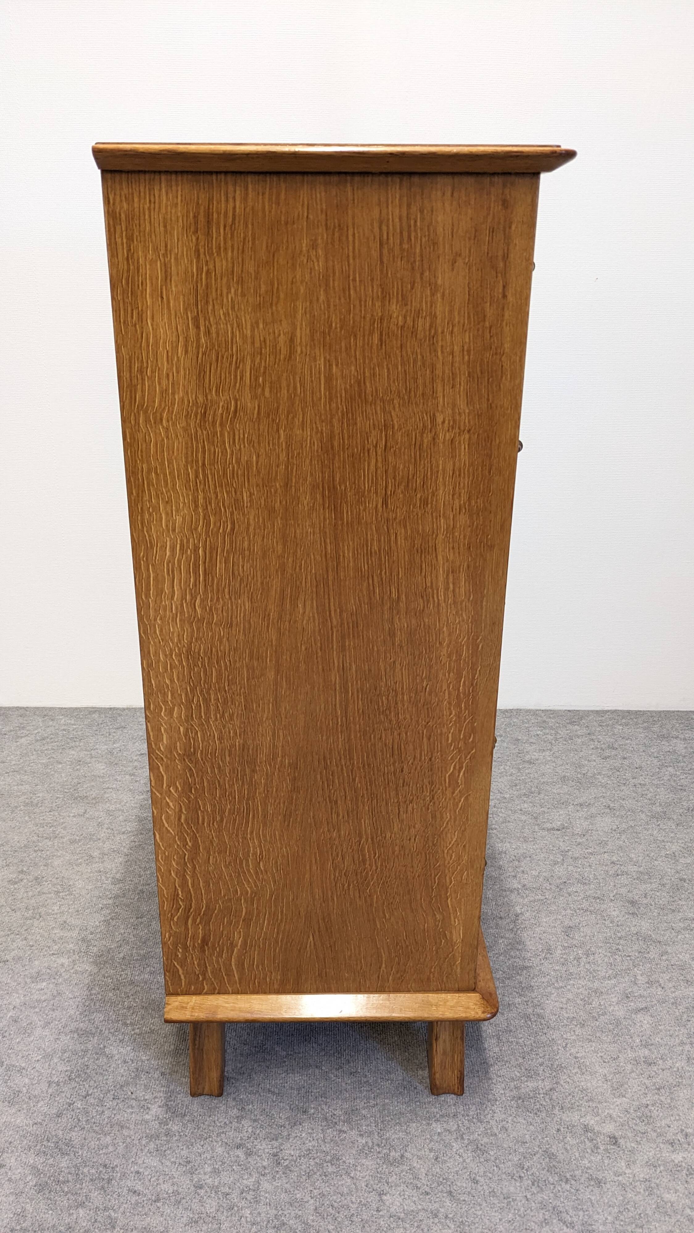 Commode, chiffonnier 5 tiroirs en chêne blond, France vers 1950