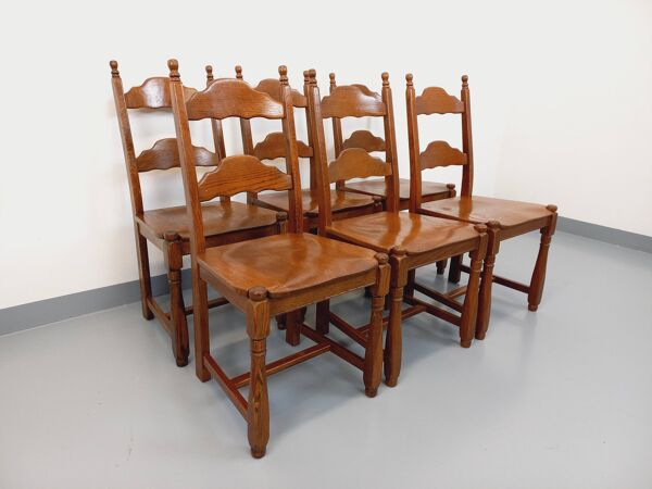Suite de 6 chaises brutalistes vintage en bois de chêne des années 60