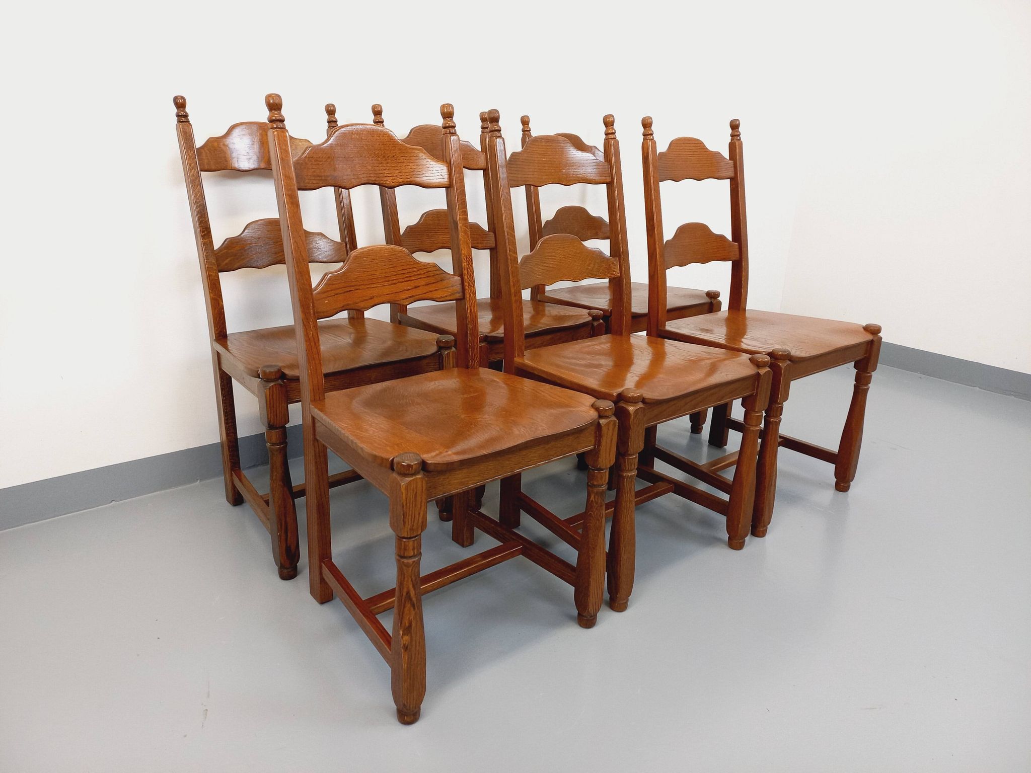Set of 6 vintage brutalist chairs in oak wood from the 60s