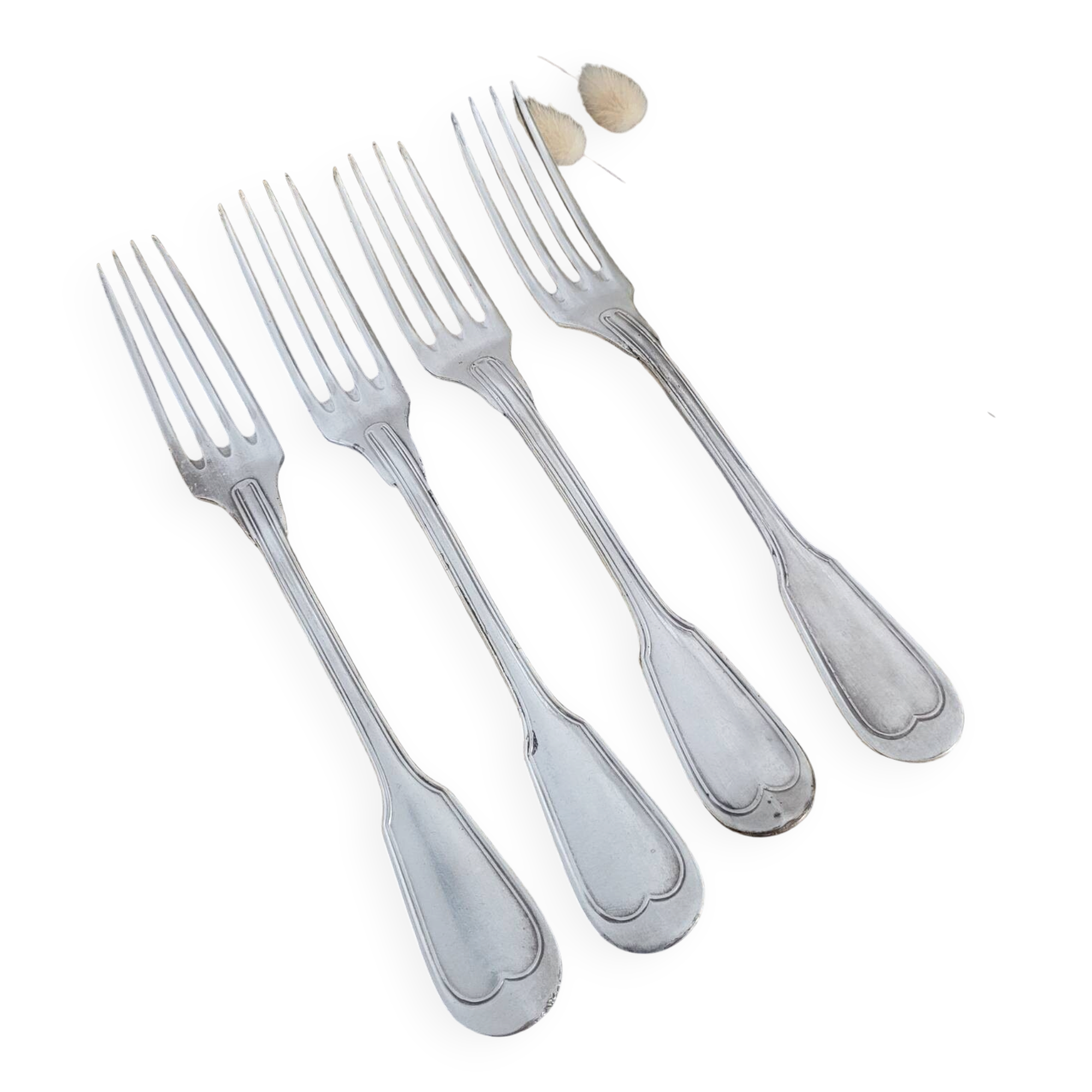 Set of 4 decorative forks with a rim