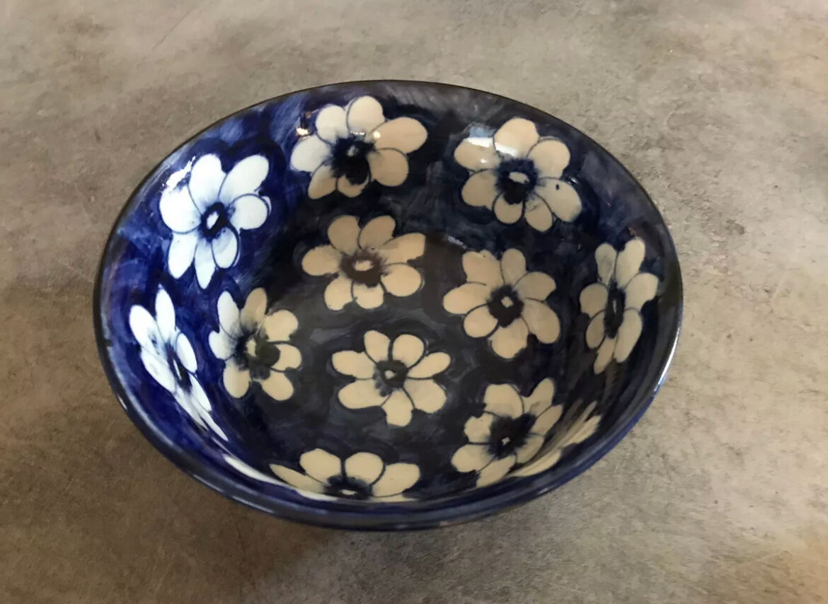 Vintage cup bowl in earthenware with blue floral paint décor - 18.5 cm