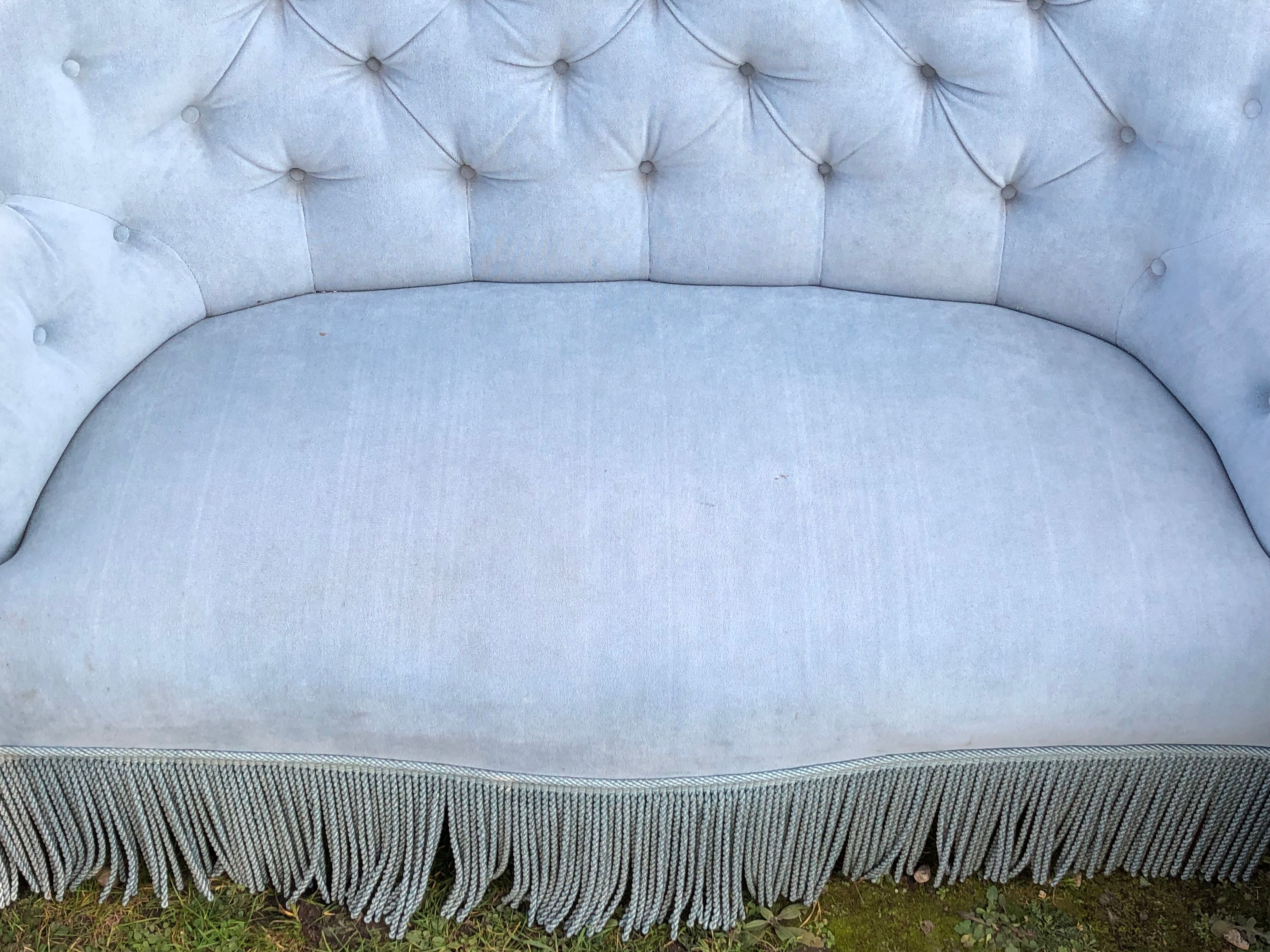 Living room old sofa and 2 armchairs model honeycomb toad
