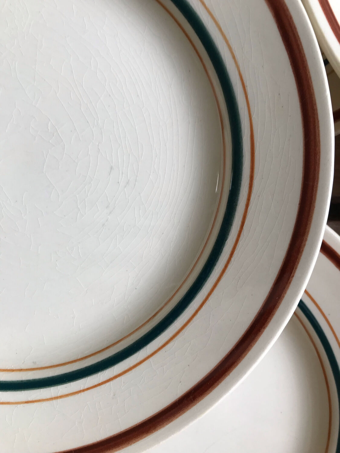 Service of 12 old flat plates "gien"