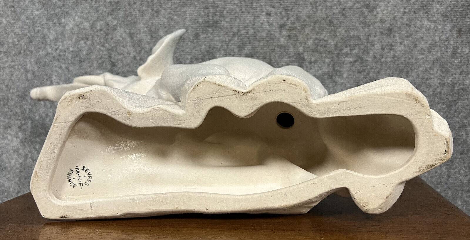 Sèvres France : grand éléphant en céramique crispée blanche époque art déco
